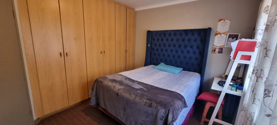 3 Bedroom Property for Sale in Langenhovenpark Free State